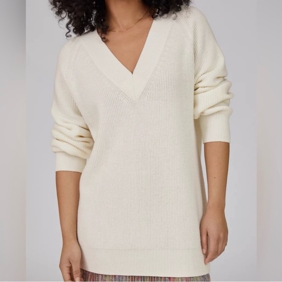 Aritzia Sweaters - Wilfred Aritzia Wool Blend Ascona V Neck Sweater Oak size XS